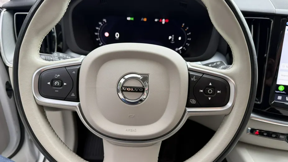 VOLVO XC60 -
