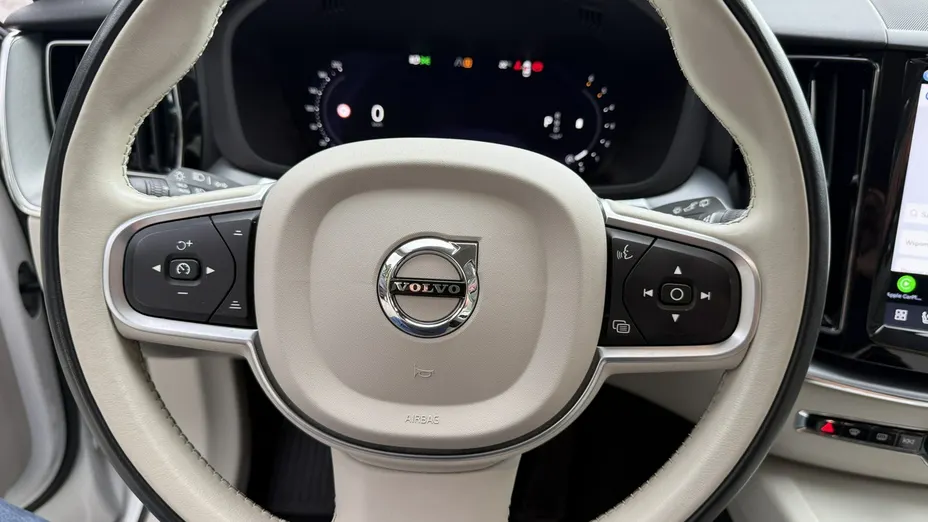 VOLVO XC60 -