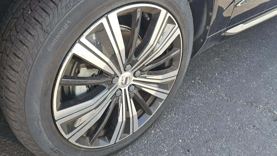 VOLVO XC60 -