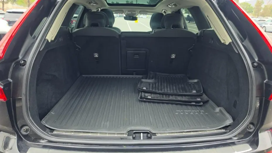 VOLVO XC60 -
