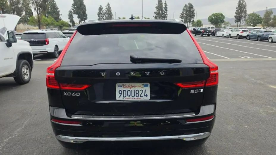VOLVO XC60 -