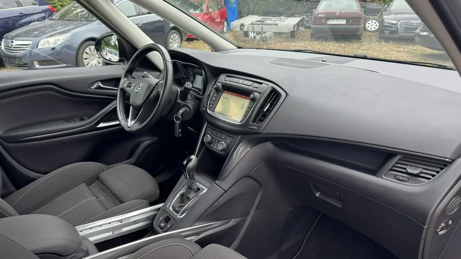 OPEL Zafira -