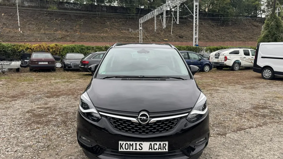 OPEL Zafira -