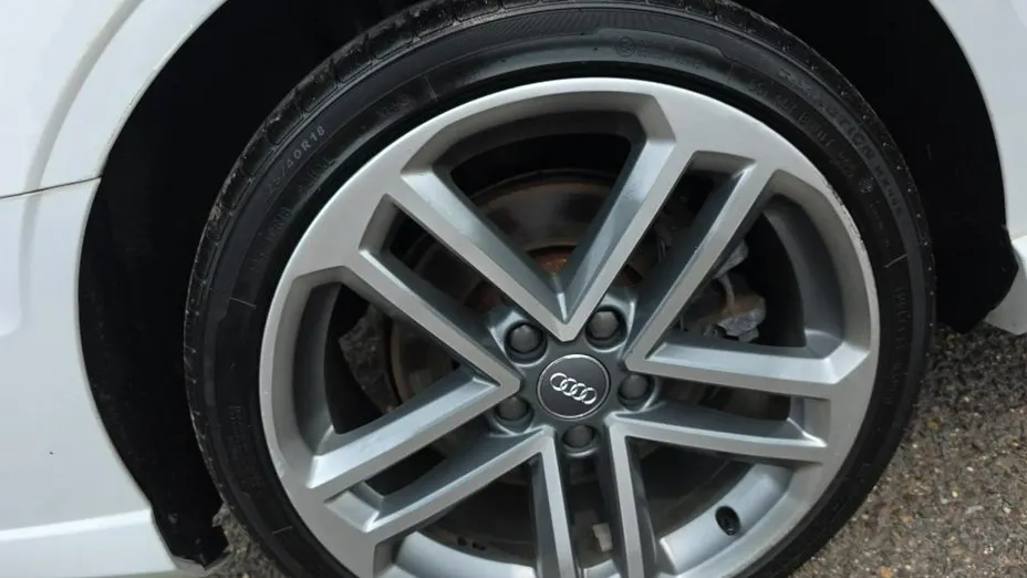 AUDI A3 Limousine -