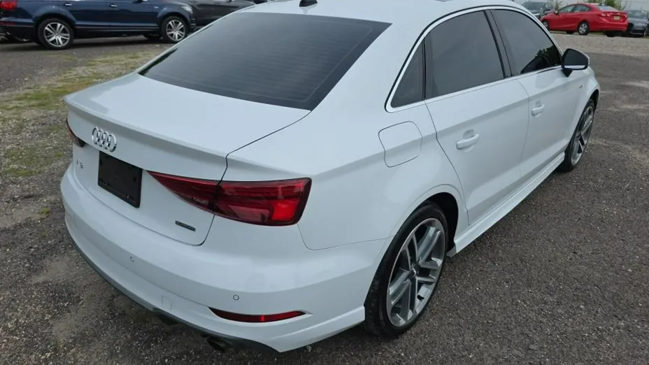 AUDI A3 Limousine -