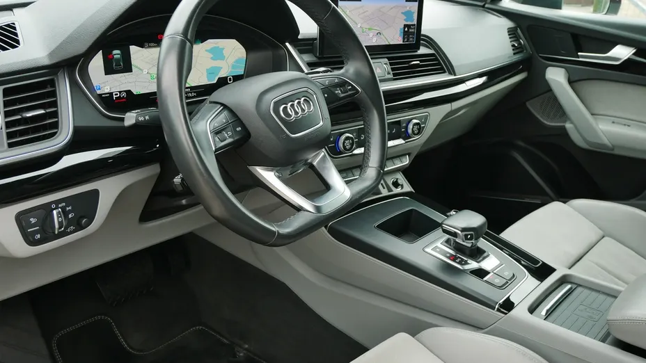 AUDI Q5 -