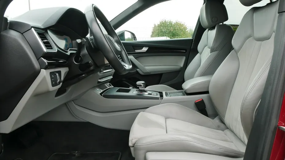 AUDI Q5 -