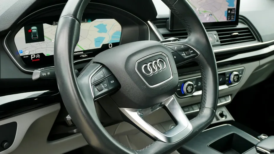 AUDI Q5 -