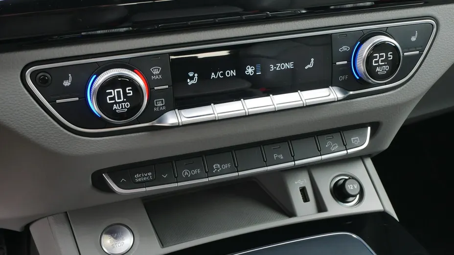 AUDI Q5 -