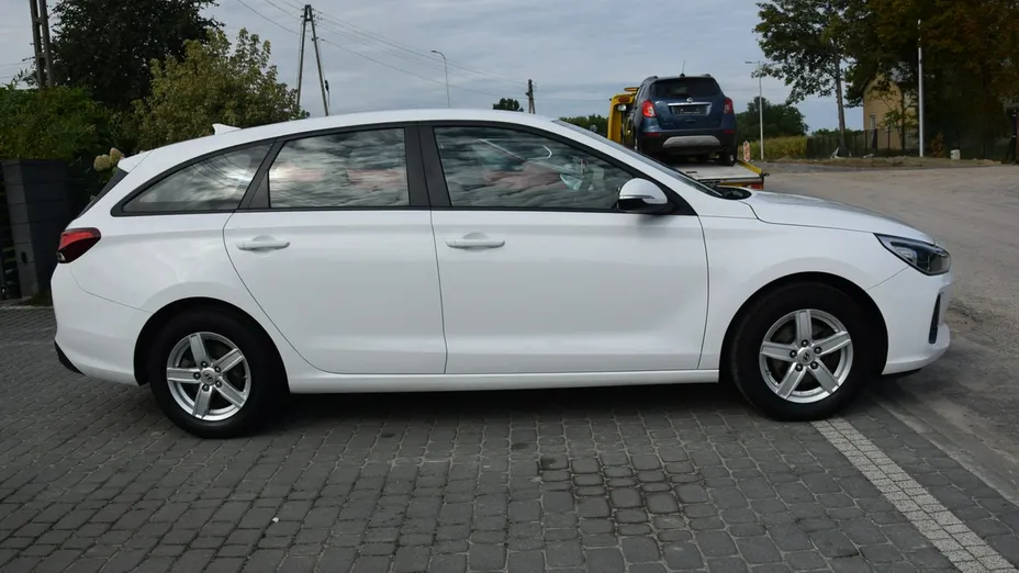 HYUNDAI i30 -