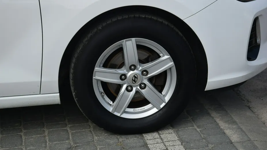 HYUNDAI i30 -