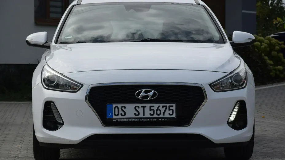 HYUNDAI i30 -