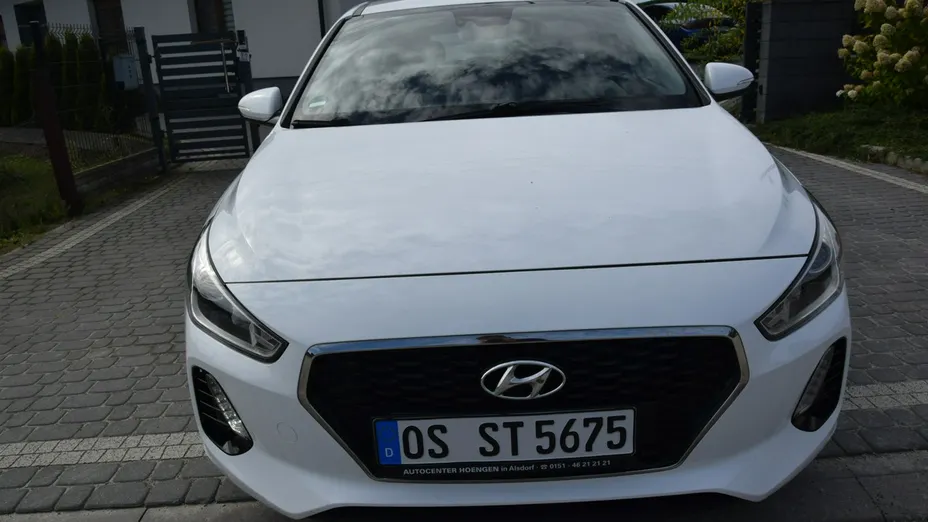 HYUNDAI i30 -