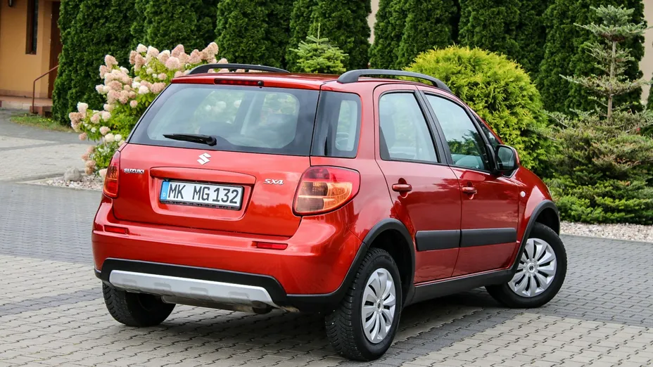 SUZUKI SX4 -