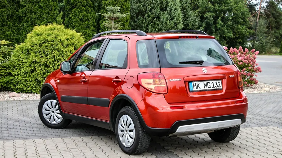 SUZUKI SX4 -