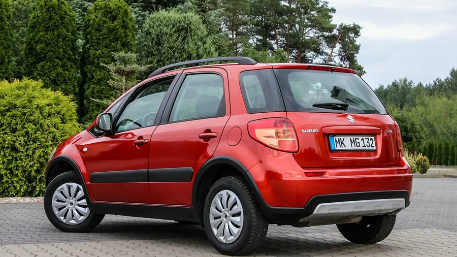 SUZUKI SX4 -