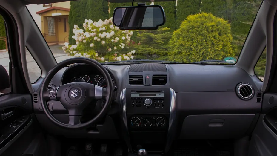 SUZUKI SX4 -