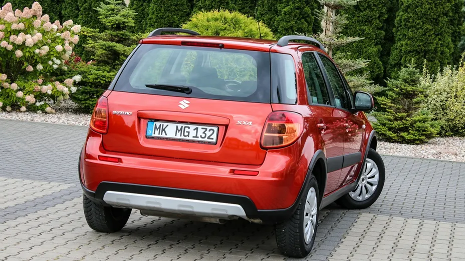 SUZUKI SX4 -