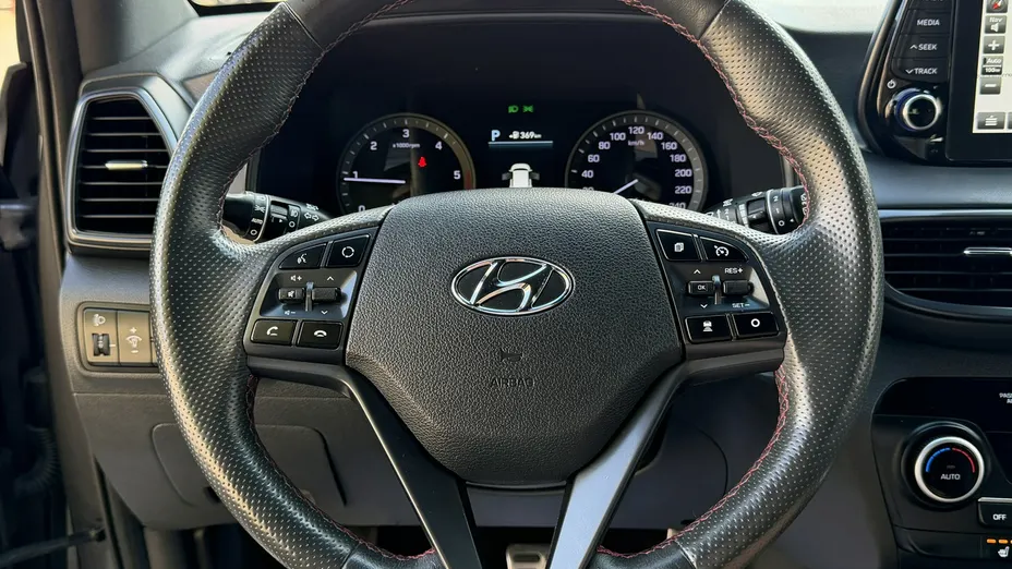 HYUNDAI Tucson -