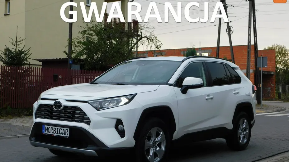 TOYOTA RAV4 -
