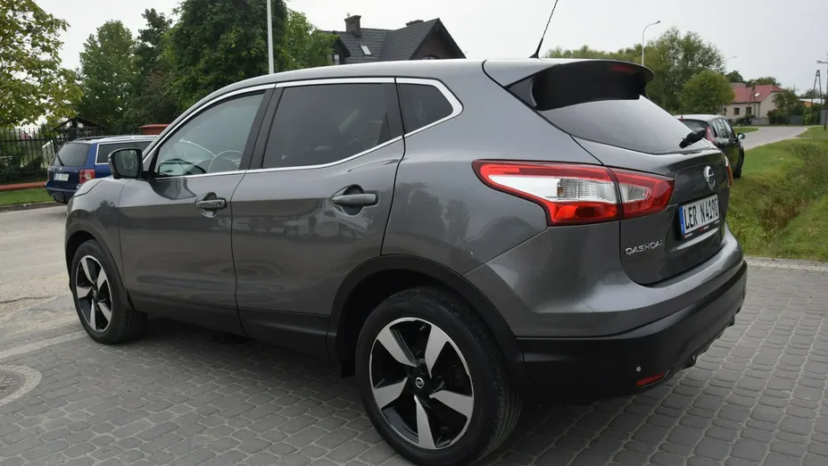NISSAN Qashqai -