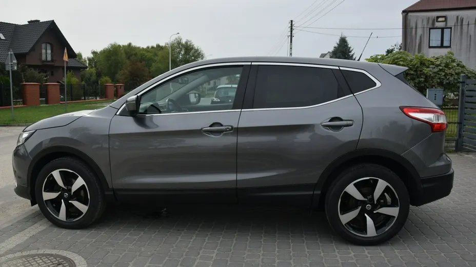NISSAN Qashqai -