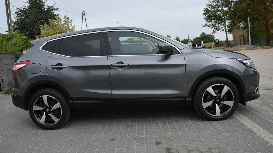 NISSAN Qashqai -