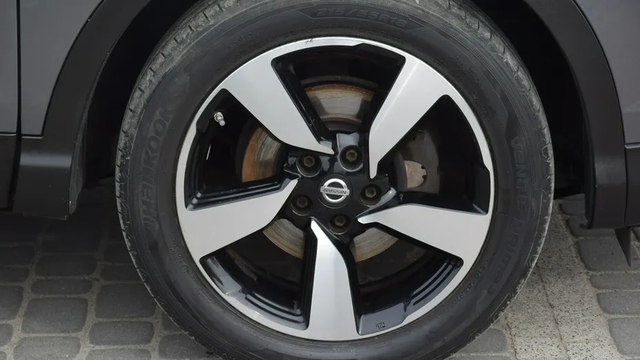 NISSAN Qashqai -