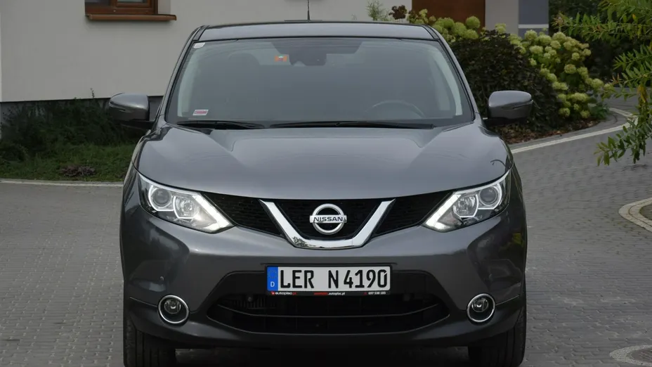 NISSAN Qashqai -