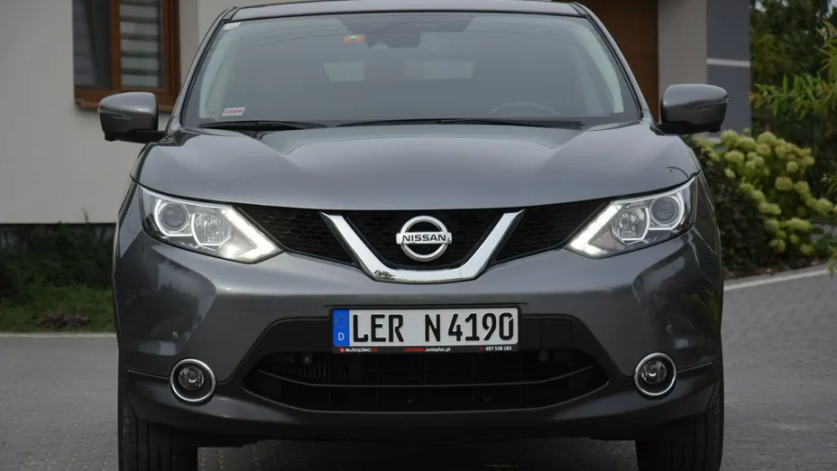 NISSAN Qashqai -