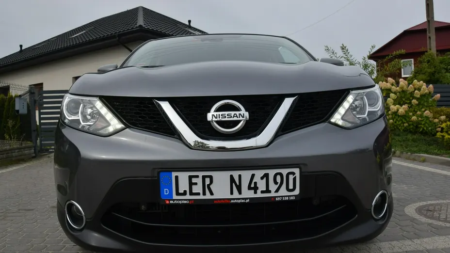 NISSAN Qashqai -