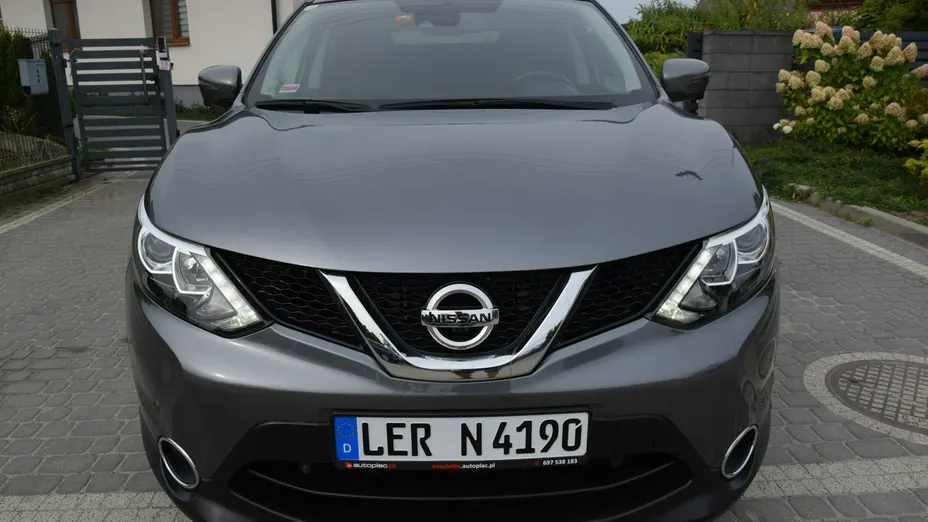 NISSAN Qashqai -