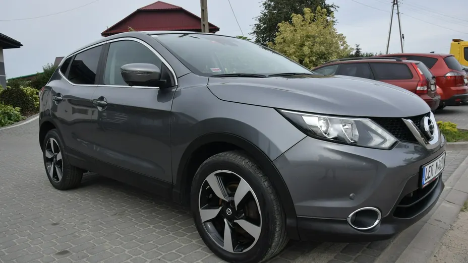 NISSAN Qashqai -