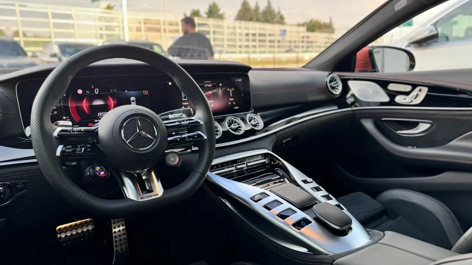 MERCEDES-BENZ AMG GT -