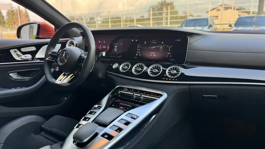 MERCEDES-BENZ AMG GT -
