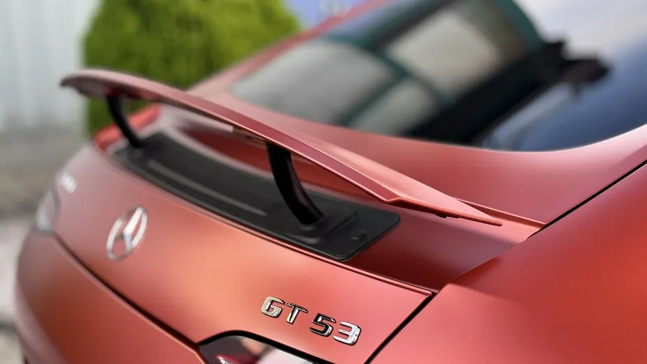 MERCEDES-BENZ AMG GT -