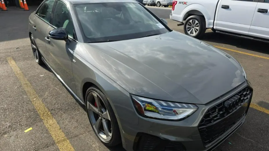 AUDI A4 -