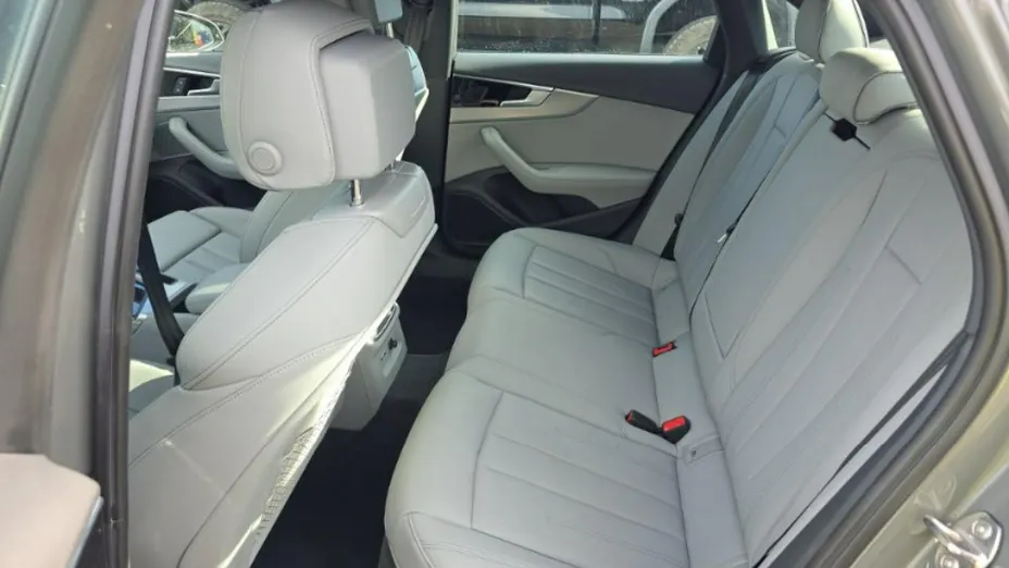AUDI A4 -