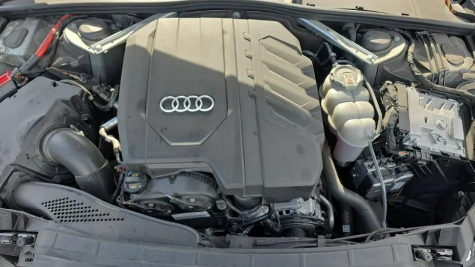 AUDI A4 -