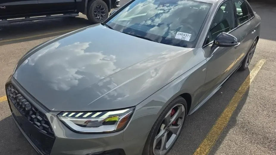 AUDI A4 -