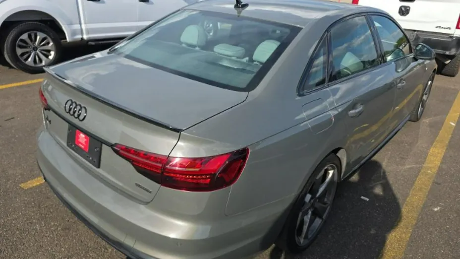 AUDI A4 -