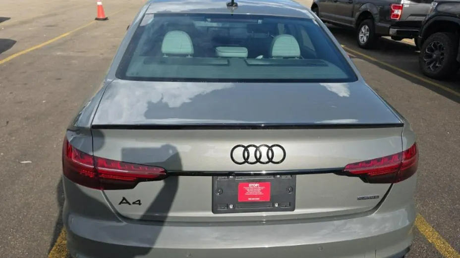 AUDI A4 -
