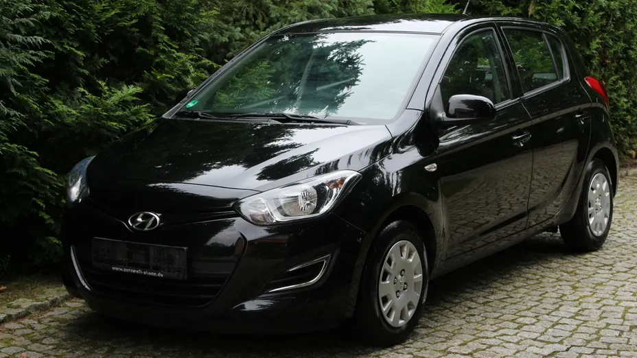 HYUNDAI i20 -