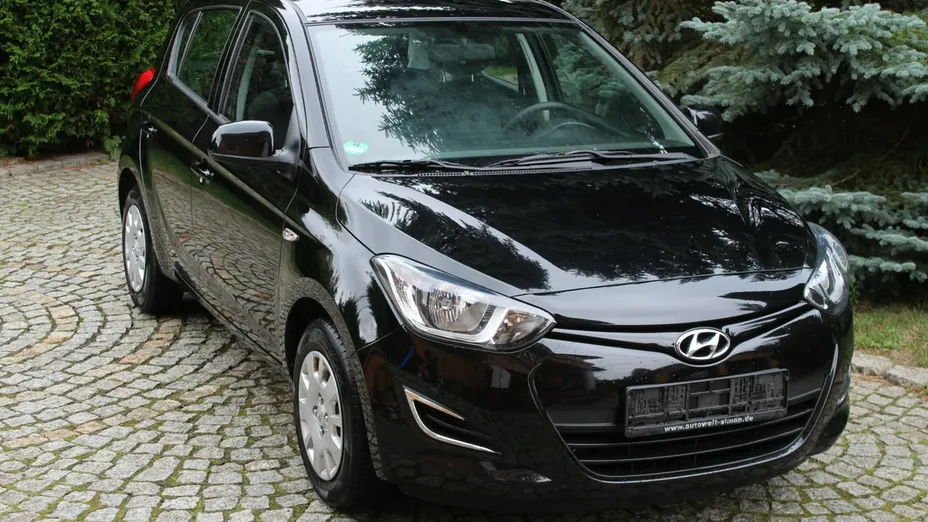 HYUNDAI i20 -