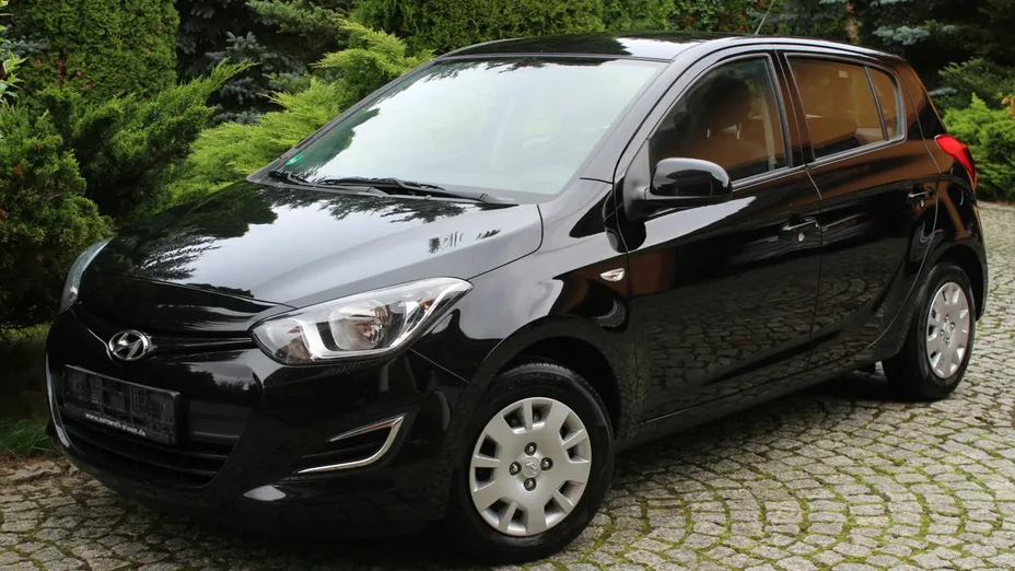 HYUNDAI i20 -