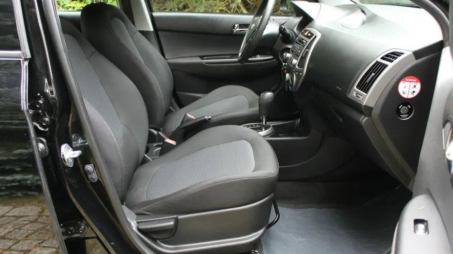 HYUNDAI i20 -