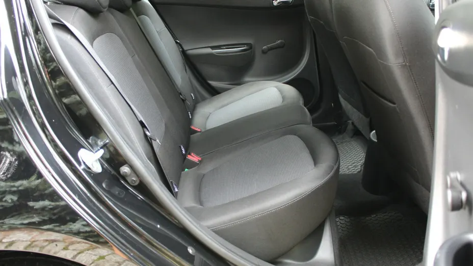 HYUNDAI i20 -