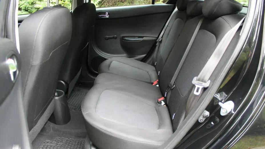 HYUNDAI i20 -