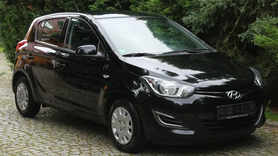 HYUNDAI i20 -