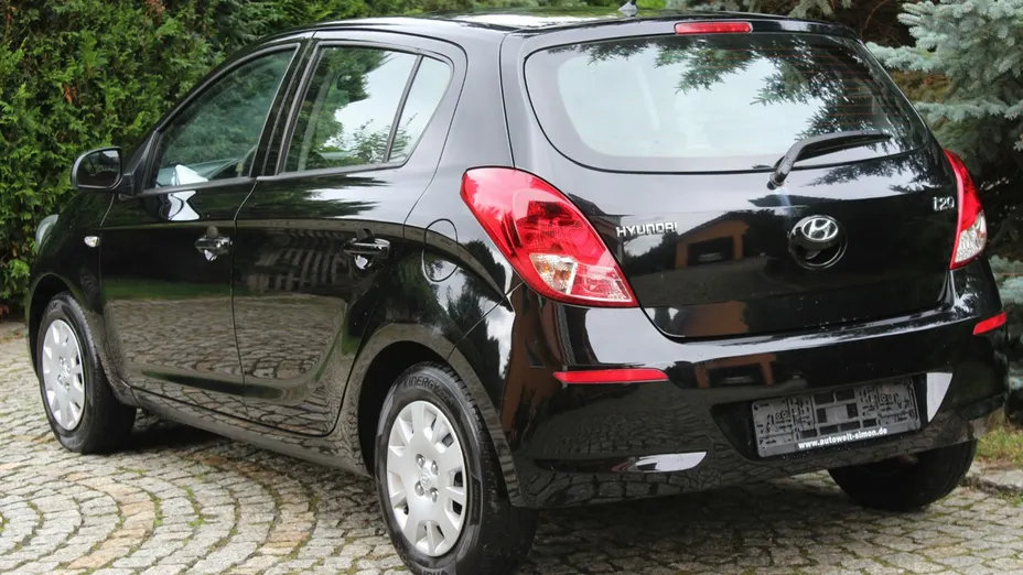 HYUNDAI i20 -